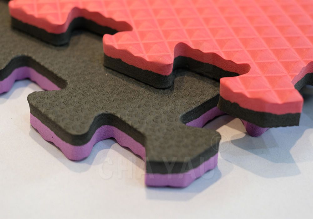 正反兩面有著不同紋路